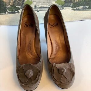 Sofft Taupe Suede Floral Heels Size 8